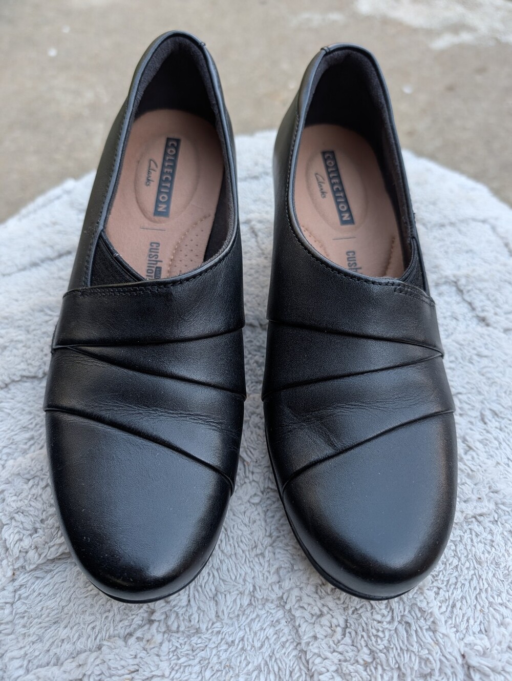 Women's Black Clarks Slip On Heeled Booties Size 7